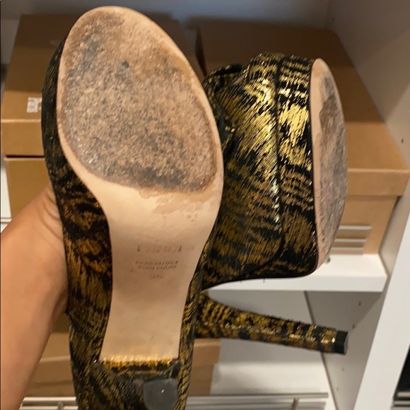 Fendi gold shoes - Picture 6 of 6